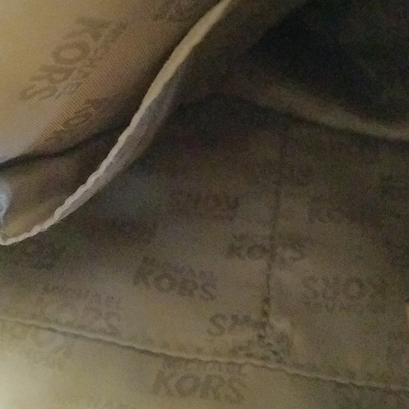 Michael Kors blush colored leather shoulder bag - Picture 7 of 7